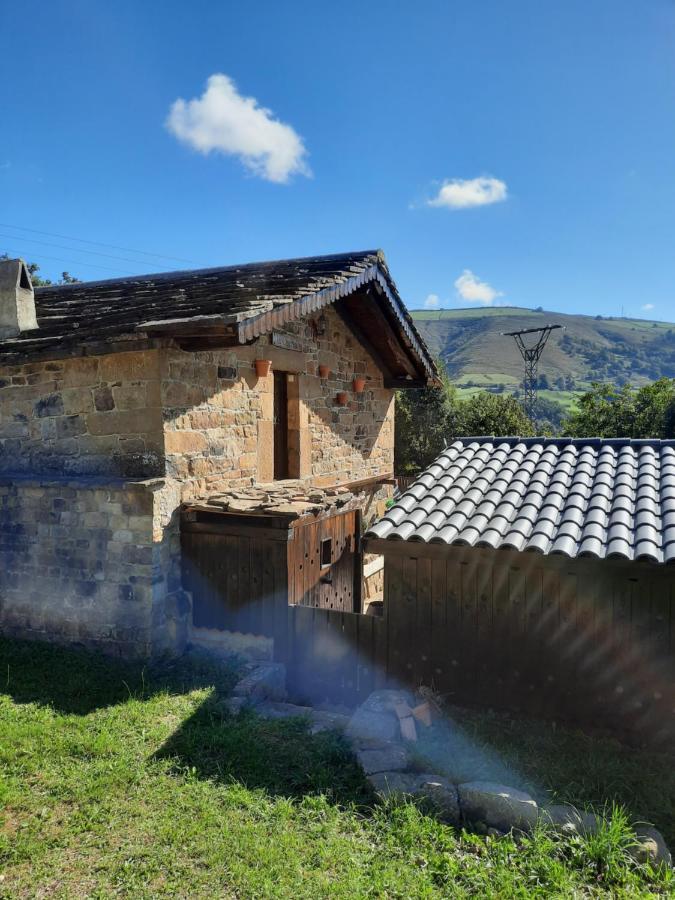Cabana Pasiega La Quemada San Pedro Del Romeral Exteriör bild